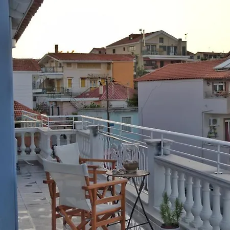 La Maison Bleue Apartment *